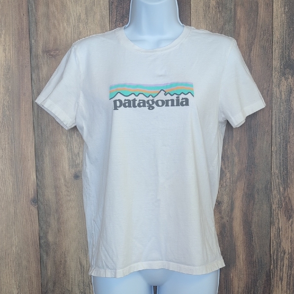 Patagonia Tops - Patagonia White Short Sleeve Regular Fit Tee XS                             M270